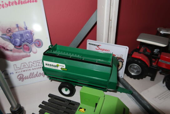 Arbejdsradio BOSCH samt legetøjsvogne