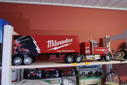 Legetøjslastbil med anhænger MILWAUKEE