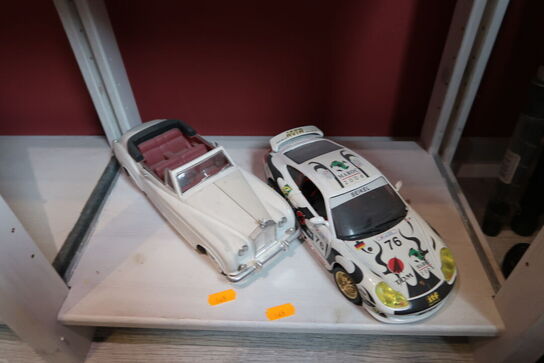 2 stk. legetøjsbiler