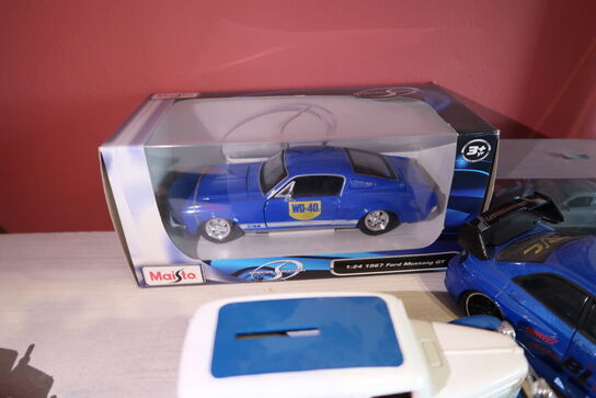 Div. Legetøjslastbiler og biler