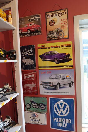 Div. Skilte bl.a. emaljeskilte