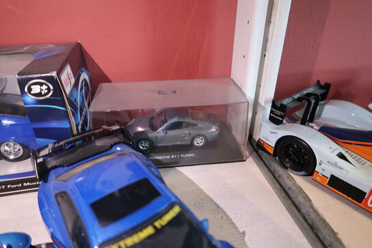 Div. Legetøjslastbiler og biler