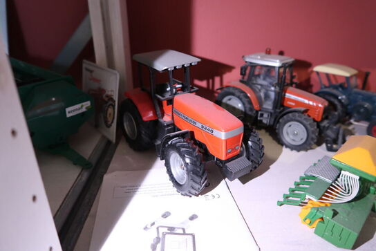 Div. Legetøjslandbrugsmaskiner MASSEY FERGUSON m.fl.