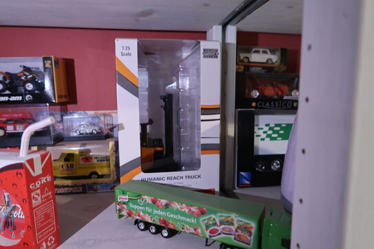 Div. Legetøjsbiler, maskiner m.m.