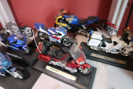 8 stk. legetøjsmotorcykler