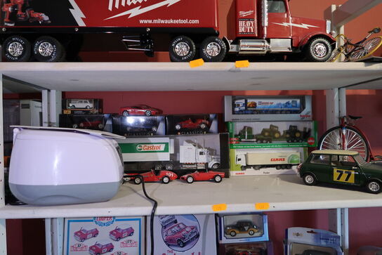 Div. Legetøjslastbiler og biler