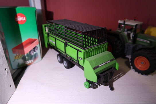 Div. Legetøjslandbrugsmaskiner FLIEG, NEW HOLLAND m.fl.