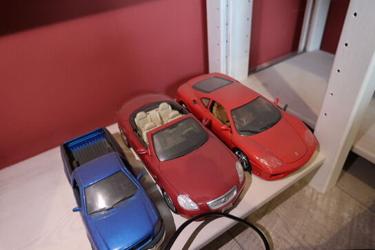 Legetøjstraktor AGRITEC samt 3 stk. legetøjsbiler