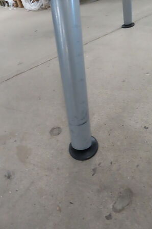 2 stk. Skriveborde m. justerbare ben