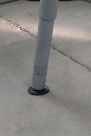 2 stk. Skriveborde m. justerbare ben