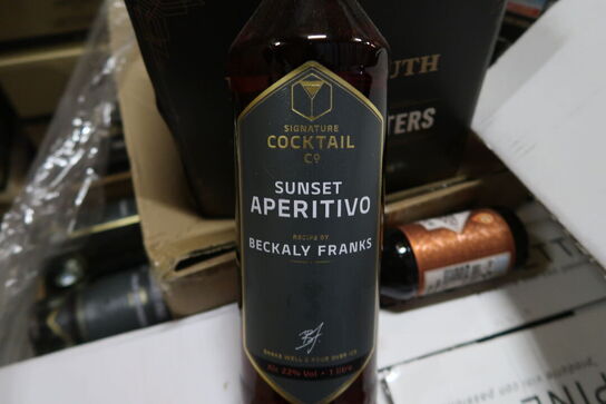 Ca. 200 flasker blandet spiritus m.m.