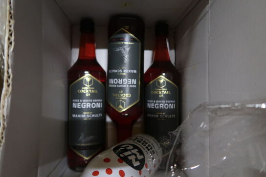 Ca. 200 flasker blandet spiritus m.m.