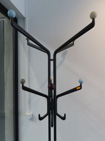 Gaderobestativ, CAPTURE SC77