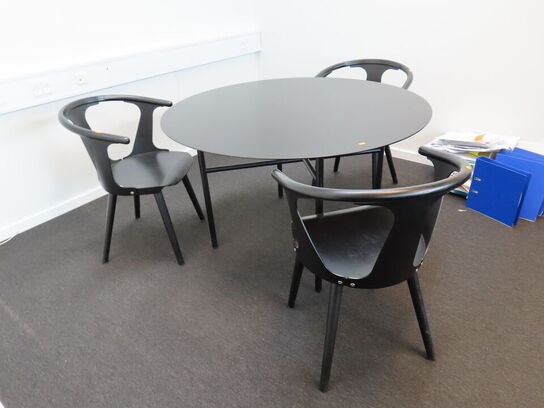 Rundt bord, AUDO CPH Snaregade m. 3 stk. stole, IN BETWEEN SK1