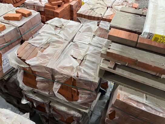 15 x 4 hoveder (15 paller) med Mursten