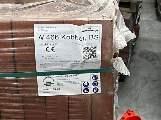 15 x 4 hoveder (15 paller) med Mursten