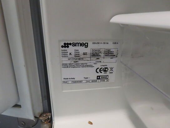 Køle/fryseskab, SMEG FAB30XS7, med indhold