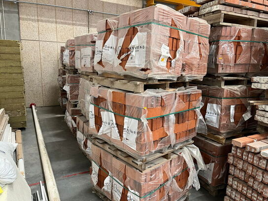 15 x 4 hoveder (15 paller) med Mursten