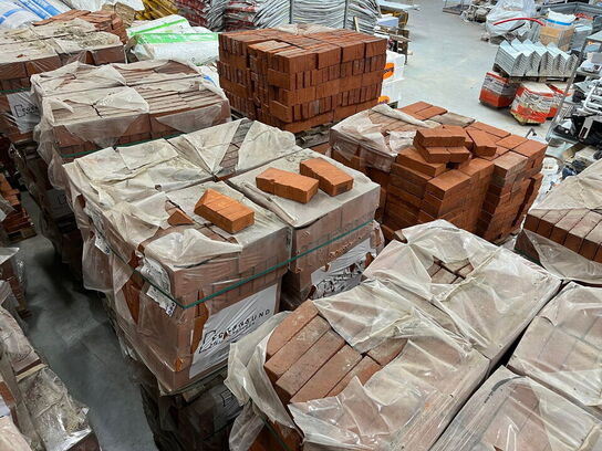 15 x 4 hoveder (15 paller) med Mursten