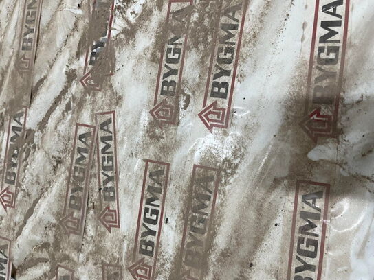 15 x 4 hoveder (15 paller) med Mursten