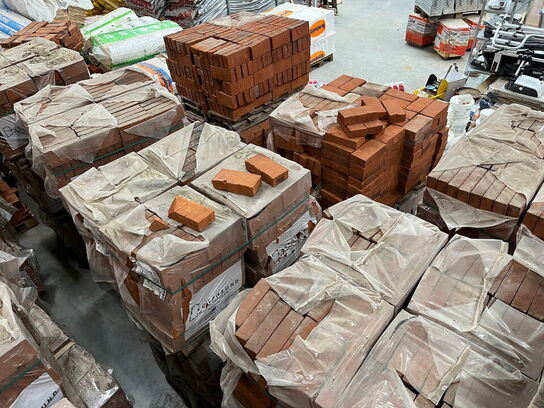 15 x 4 hoveder (15 paller) med Mursten