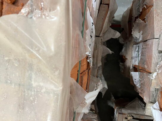 15 x 4 hoveder (15 paller) med Mursten