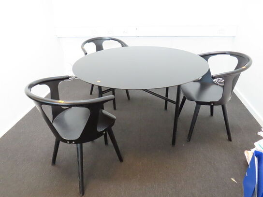 Rundt bord, AUDO CPH Snaregade m. 3 stk. stole, IN BETWEEN SK1