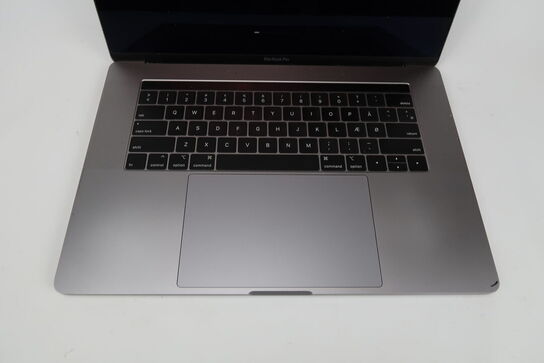 Apple Macbook Pro 15,4"