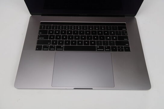Apple Macbook Pro 15,4"