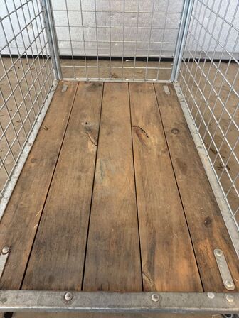 Transportbur med todelt låge & træbund