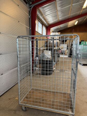 Transportbur med todelt låge & træbund