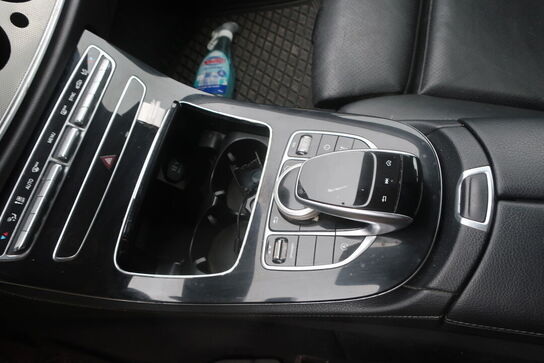 Personbil MERCEDES E200d (momsfri) (uden afgift)