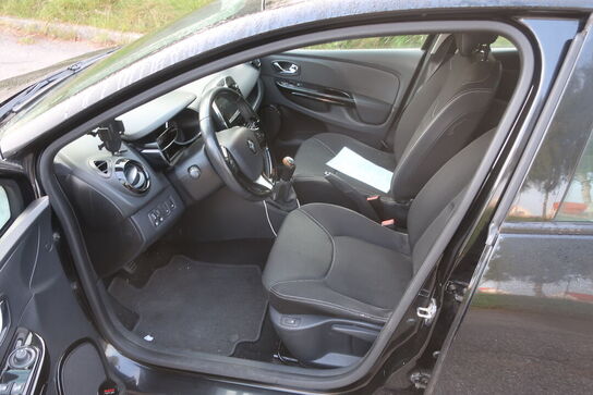 Personbil: RENAULT NY CLIO DCI 90 5D (moms fri)