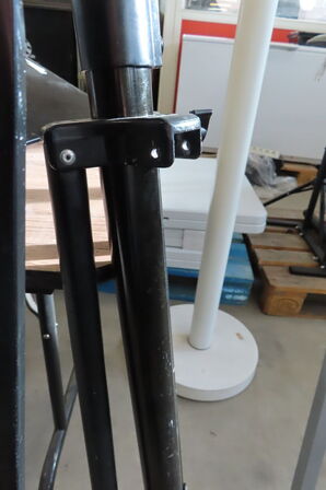 Diverse node- og lampestativer