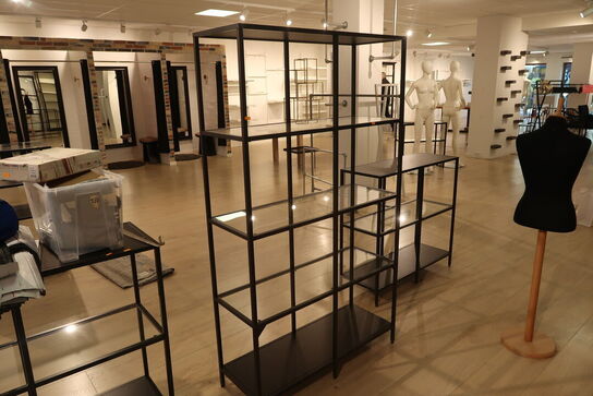 3 stk. reoler uden indhold