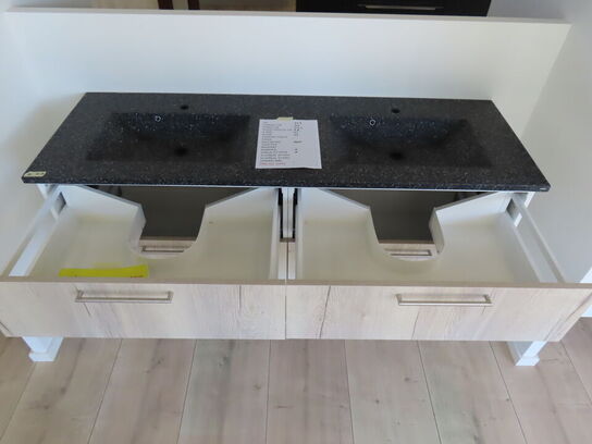 Badeværelses arrangement - 4 stk. skuffer med fuldt udtræk og soft close og KUMA vask