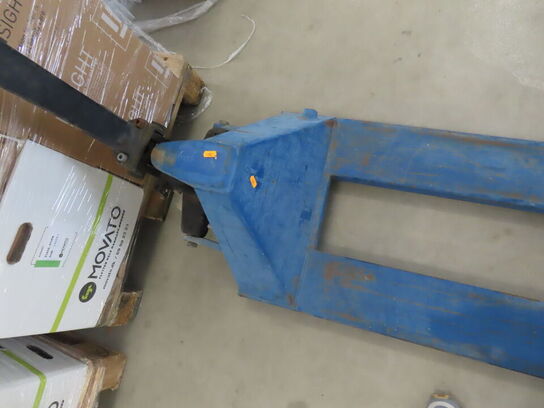 Palleløfter til 2200 kg.