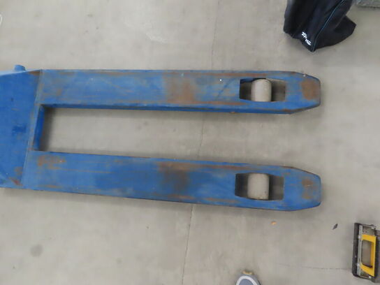 Palleløfter til 2200 kg.