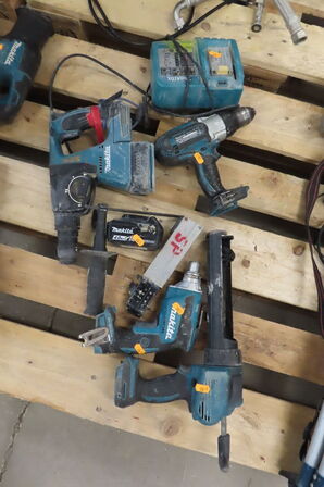 4 stk. Akkuværktøj MAKITA