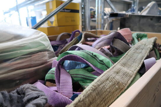 Palle med div. Løftestroppe samt faldsikringsudstyr