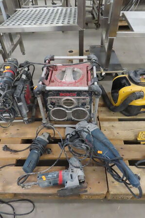 3 stk. El-værktøj samt arbejdsradio BOSCH