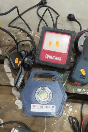 2 stk. arbejdslamper samt pandelampe