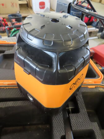 Rotationslaser med stativ og målepind