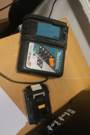 Akku støvsuger MAKITA DCL182 med batteri og lader