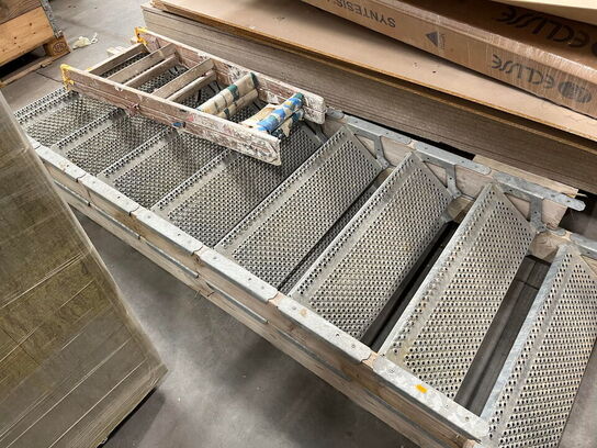 Trapper og foldestige