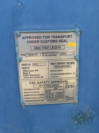 20" skibscontainer med indhold