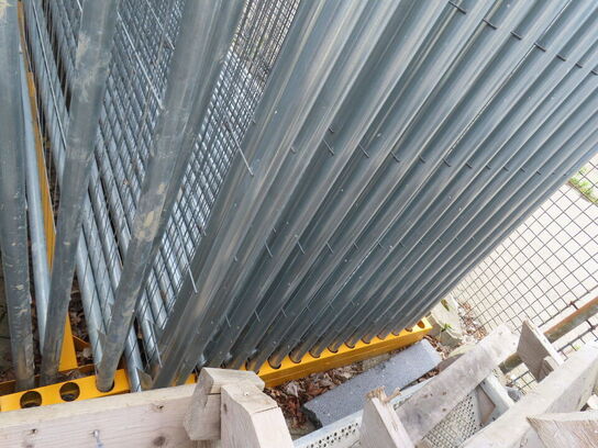 Ca. 40 stk. byggepladshegn med holdere