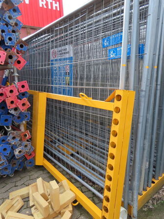 Ca. 40 stk. byggepladshegn med holdere