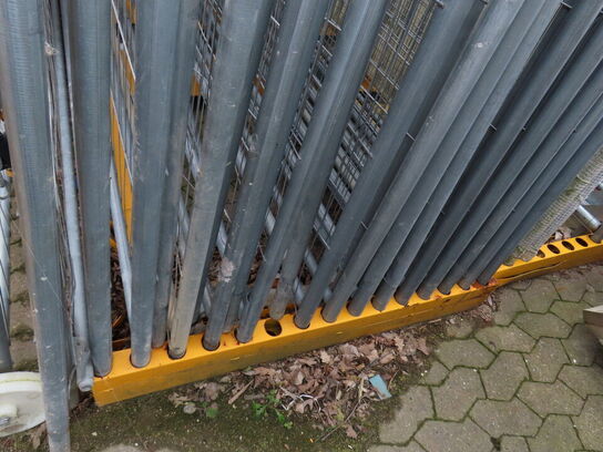 Ca. 40 stk. byggepladshegn med holdere