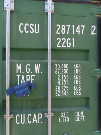 20" skibscontainer med indhold